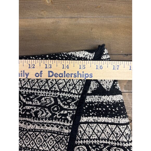 H&M Black & White Aztec Patterned Mini Skirt Size 12 Made In China Polyester Ble - Picture 7 of 7